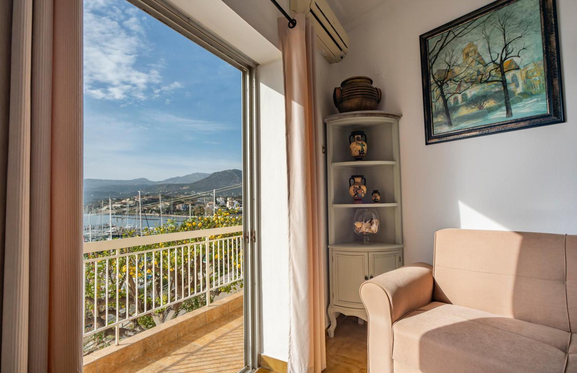 Jelena Apartments By The Sea อายิโอสนิโกลาโอส ภายนอก รูปภาพ