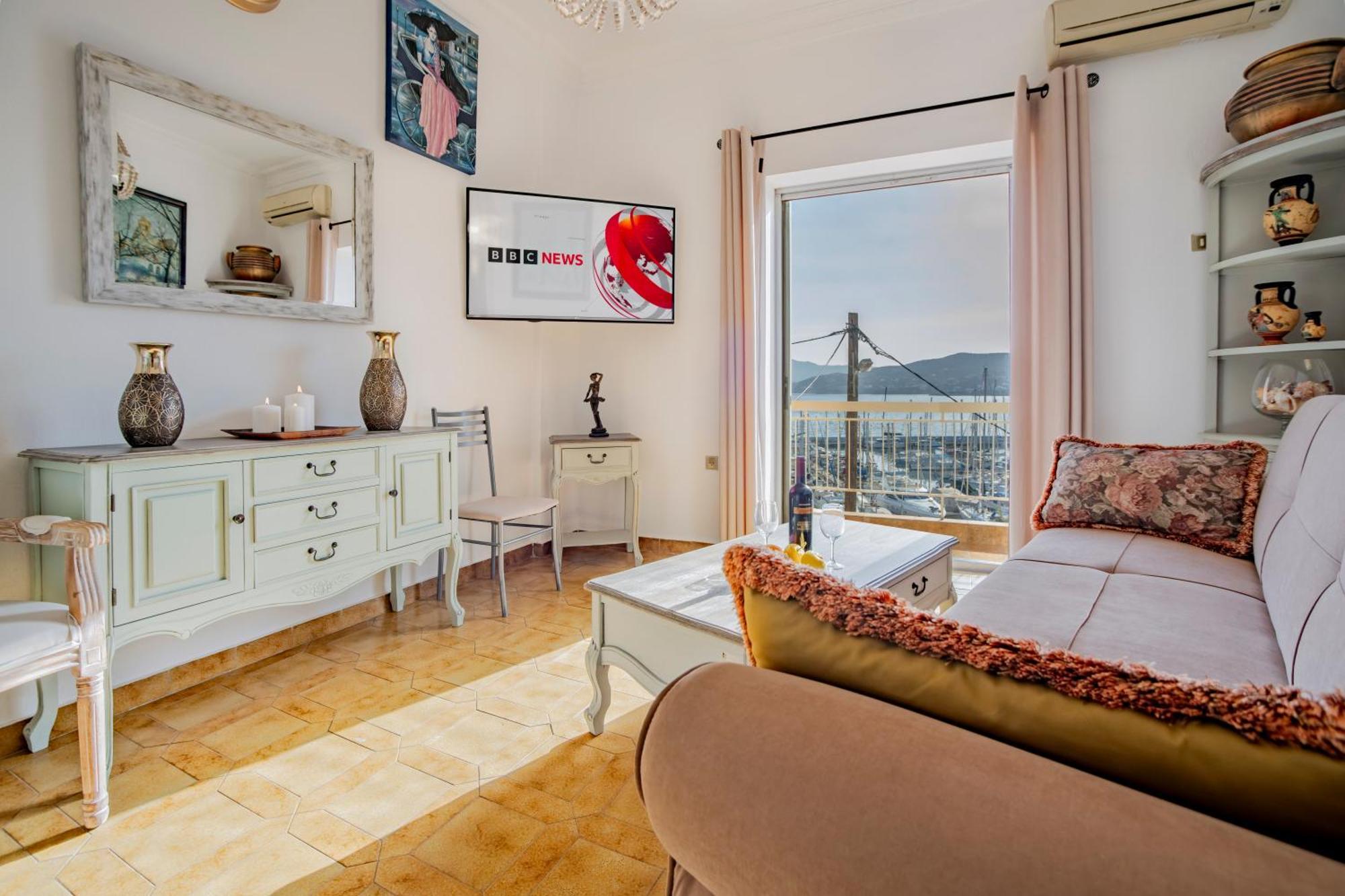 Jelena Apartments By The Sea อายิโอสนิโกลาโอส ภายนอก รูปภาพ